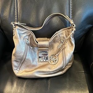 Michael Kors-Well taken care of handbag!